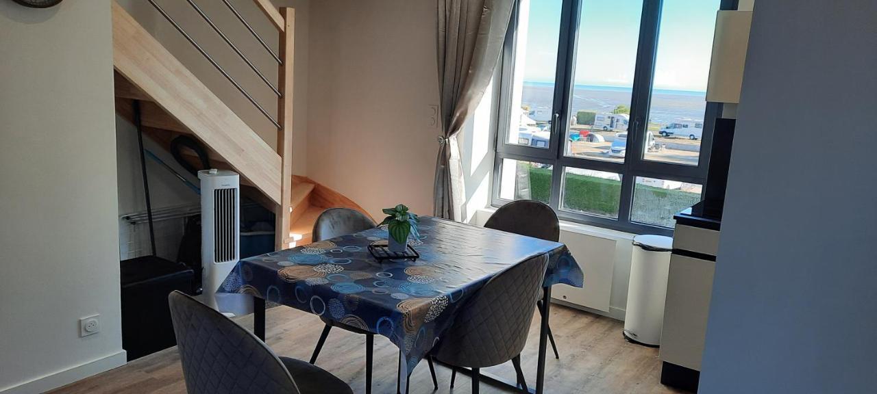 Les Appartements De La B Saint-Benoît-des-Ondes Exterior foto