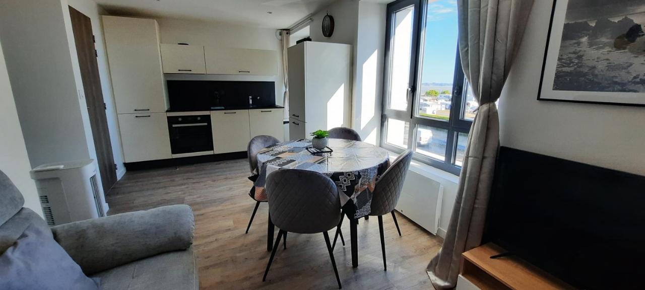 Les Appartements De La B Saint-Benoît-des-Ondes Exterior foto